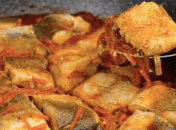 Хек у томатному соусі