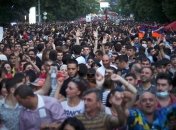 Полиция предлагает демонстрантам освободить центр Еревана