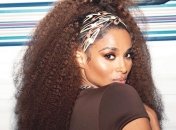 Певица Сиара станет мамой в третий раз