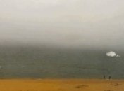 В Китае разбился вертолет с туристами: момент падения попал на видео