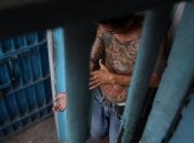 В США экс-заключенным удаляют татуировки 