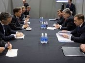 Порошенко и премьер Нидерландов обсудили предстоящий референдум