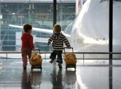 Выезд ребенка за границу: в МВД рассказали, какие нужны документы 