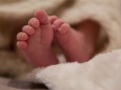 Забеременевшая в 10 лет девочка родила и стала самой молодой мамой в Великобритании