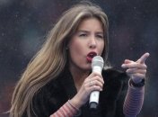 Пять месяцев после родов: Кэти Топурия в откровенном купальнике 