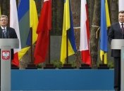 Коморовский хочет удержать Украину от "искушения"