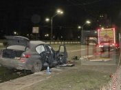 Люди вылетели на дорогу: BMW на скорости перевернуло спецавто коммунальщиков в Киеве (эксклюзивные фото ДТП)