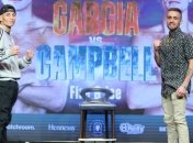 Боксер-чемпион нокаутировал соперника на канатах (видео)