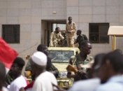 Переходное правительство Судана обещает уважать международные нормы