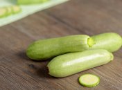 Чим підгодувати кабачки у червні