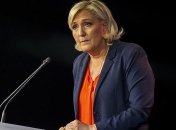 Суд обязал взыскать с Ле Пен 300 тыс. евро 