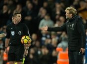 Главные тренеры в Англии будут получать желтые и красные карточки