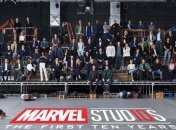 Всех звезд фильмов Marvel собрали на одном фото (Видео)
