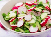 Додайте до салату з редискою новий інгредієнт та отримайте незвичайний смак