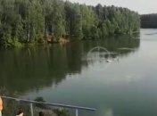 Был самолет, а стал плот: россиянин поплавал с самодельным летательным аппаратом (видео)