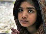 Невинный ребенок продолжает сидеть в тюрьме за ложные обвинения