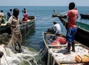 Другое измерение: тяжелые будни и радостные дни жителей Африки (Фото)