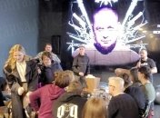 Во время "творческого вечера"