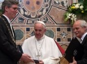 Папе Римскому вручили премию Карла Великого