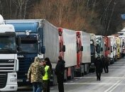 Грузовики не пускают в Киев: что произошло
