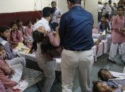 В Индии около 200 школьниц попали в больницу из-за утечки газа