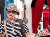 "С любовью, Джонни": Джонни Депп решил развлечь своих поклонников (Видео)