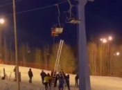 Людей спасали с помощью  лестниц