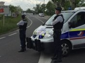 Мужчина с GoPro на шлеме захватил заложников во Франции