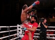 Непобедимый американский боксер дерзко бросил вызов Ломаченко (Видео)