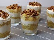 Як приготувати яблучний пиріг у склянці