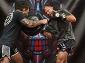 Известный боец UFC хочет провести три боя за неделю