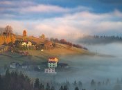 Красота вокруг нас: невероятные пейзажи в тумане со всего мира (Фото)