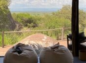 На террасу бунгало пришла львица: украинец рассказал о курьезе на отдыхе в Танзании