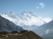 Власти Непала ужесточили требования к желающим подняться на Эверест 