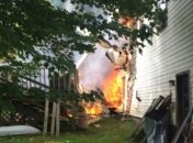 В Нью-Йорке легкомоторный самолет упал на жилой дом