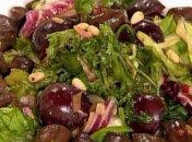 Теплый салат с куриными сердечками