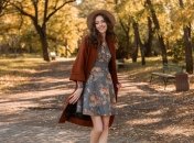 Осенью тоже можно стильно носить платья