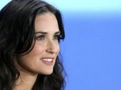 Дочки Деми Мур подают на нее в суд