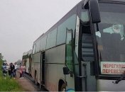 На трассе Кривой Рог - Днепр неизвестные забросали камнями два автобуса