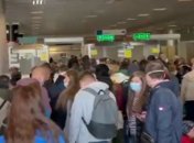 В аэропорту Харькова возник коллапс из-за новых правил въезда в Украину (видео)