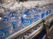 Вместо минералки вода с фекалиями и кишечной палочкой: пищевой гигант Nestle попал в громкий скандал