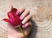 Квіти – літній нейл-тренд