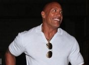 Неожиданно: Дуэйн Джонсон и Дэнни ДеВито побывали на свадьбе фанатов (Видео)