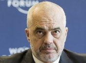 В Албании протестующие напали на кортеж премьера