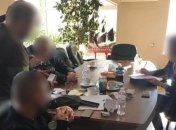 Сто тысяч долларов за 10 га земли: В Винницкой области депутата поймали на взятке