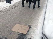 В Мариуполе против гололеда использовали почти 300 тонн соляно-песчаной смеси