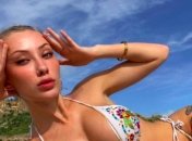 Екоактивістка долає пожежі в Австралії еротичним шляхом (Фото)