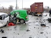 Под Киевом произошло масштабное ДТП: столкнулись четыре автомобиля