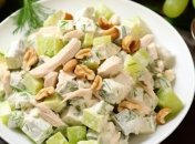 Ситний м’ясний салат із яблуком