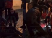 В центре Киева устроили новогоднюю поножовщину (видео)